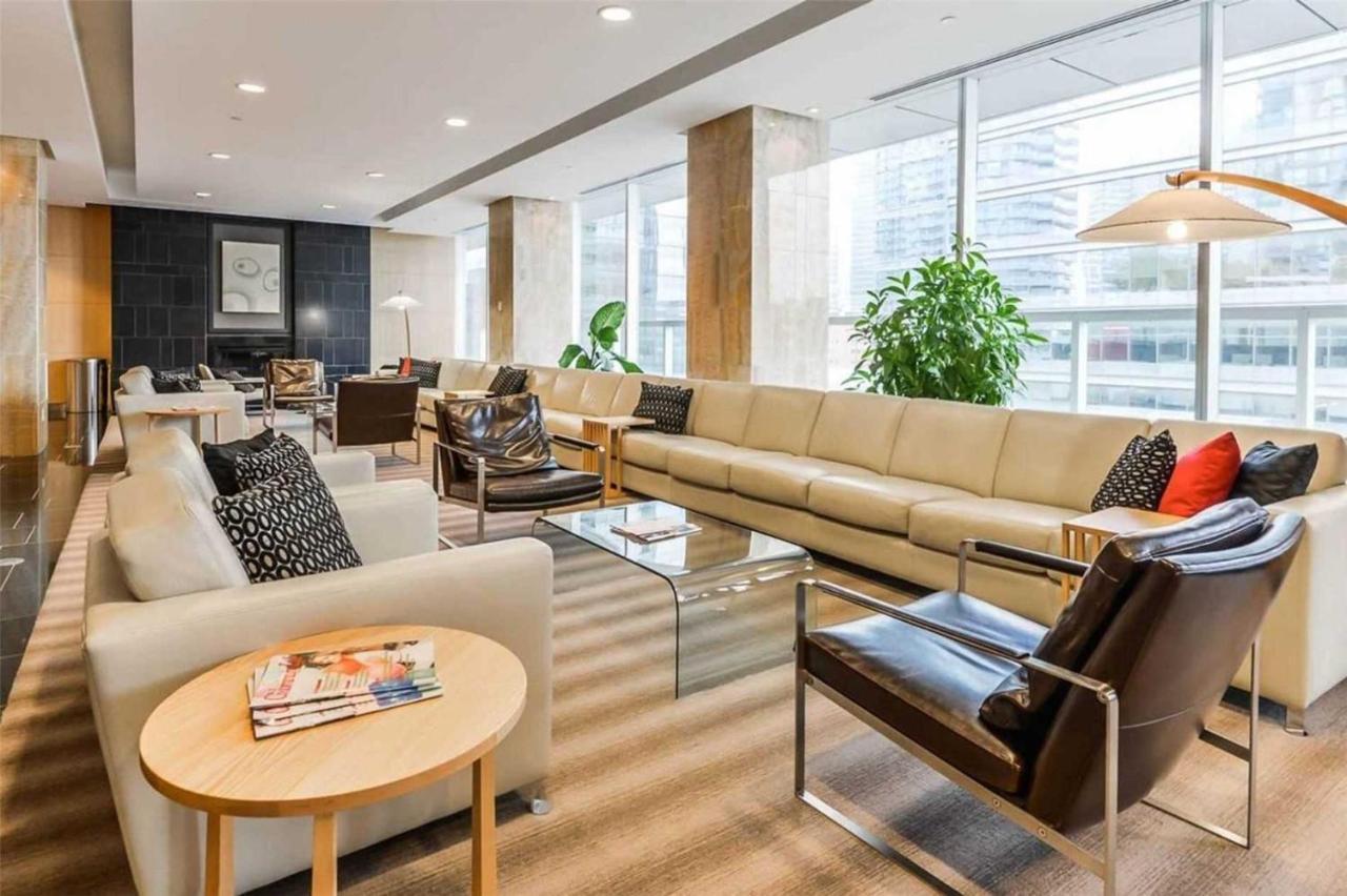 Newly Renovated Cozy Condo/Union Station Toronto Ngoại thất bức ảnh