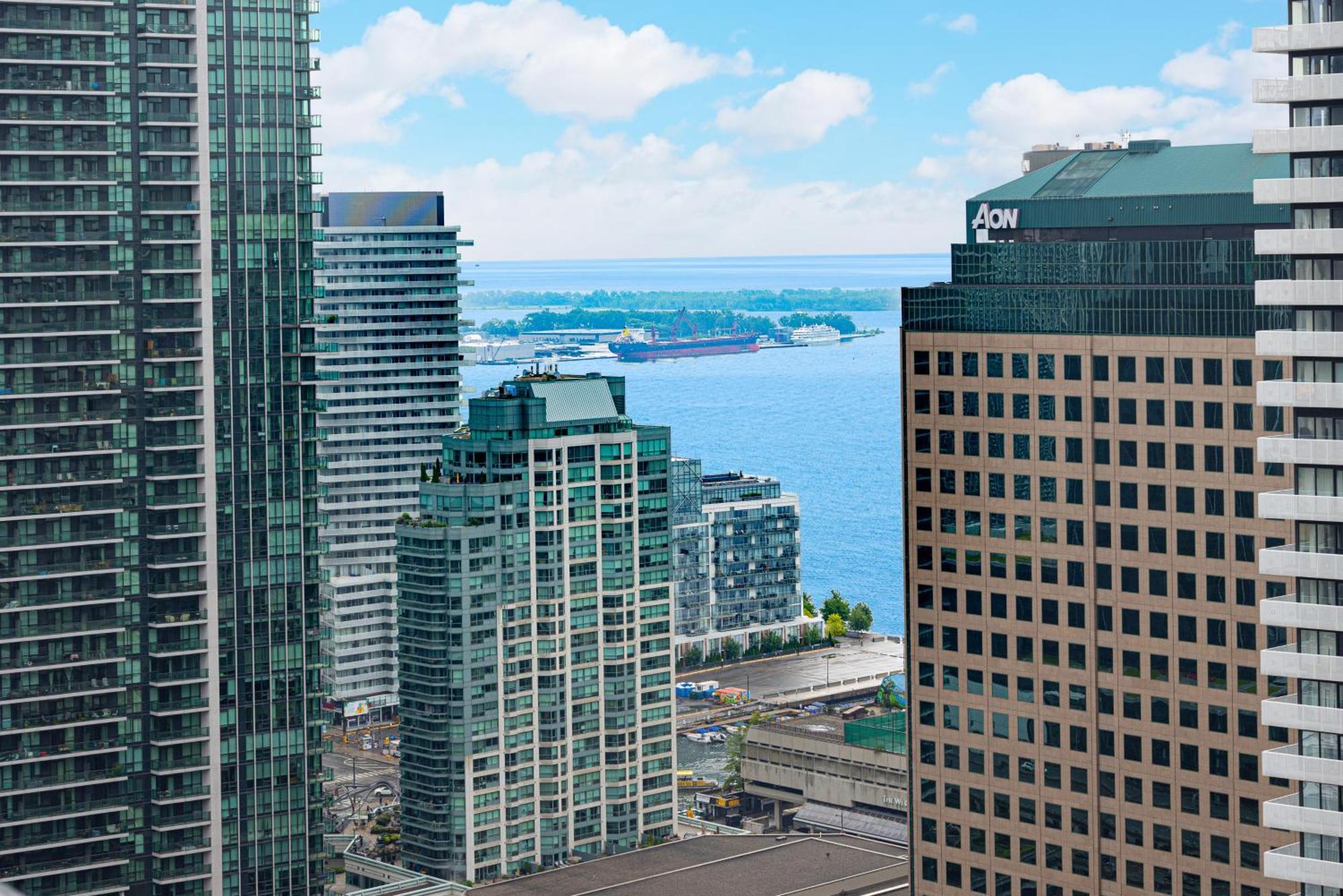 Newly Renovated Cozy Condo/Union Station Toronto Ngoại thất bức ảnh